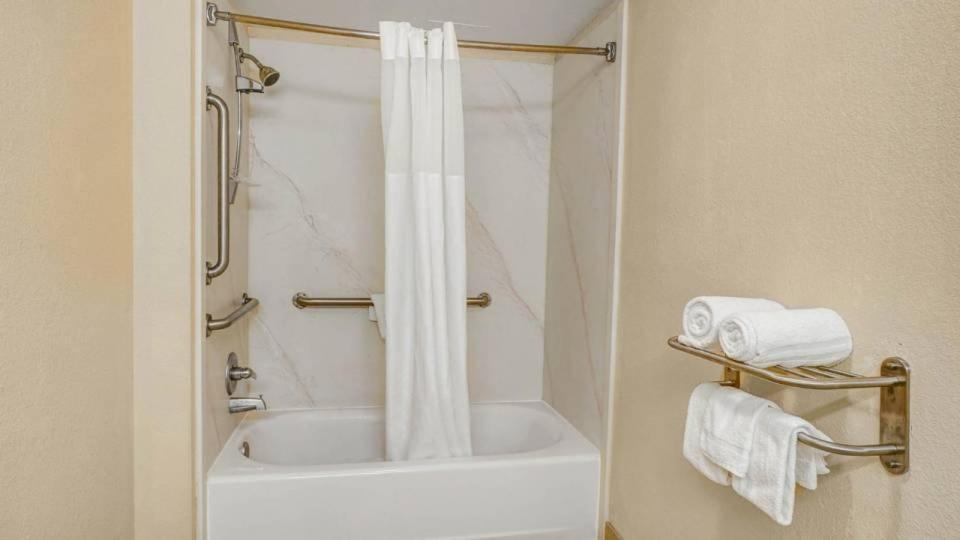 Red Carpet Inn Philadelphia Airport Lester Екстер'єр фото