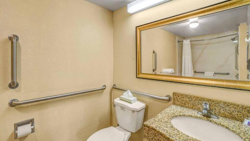Red Carpet Inn Philadelphia Airport Lester Екстер'єр фото