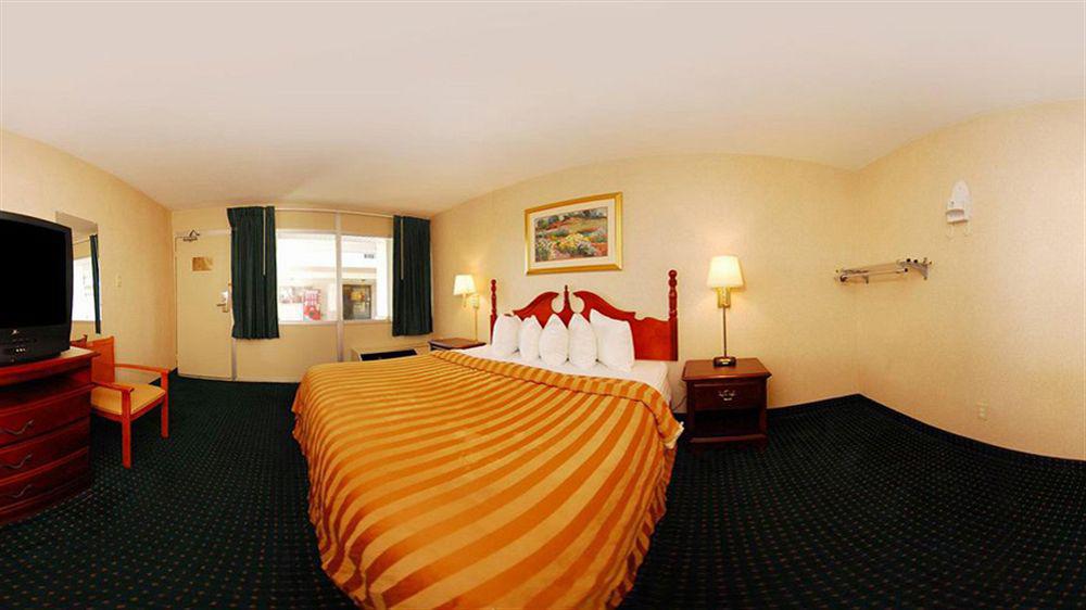 Red Carpet Inn Philadelphia Airport Lester Екстер'єр фото